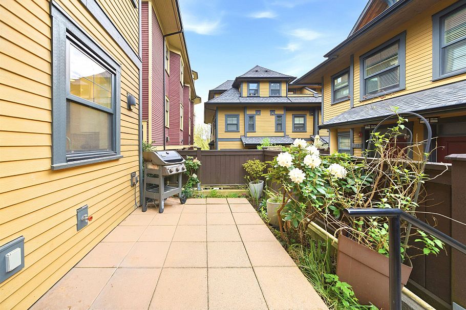 1837 Charles Street Vancouver, BC - 31