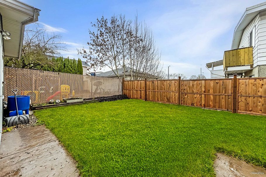 6167 Commercial Street Vancouver, BC - 22