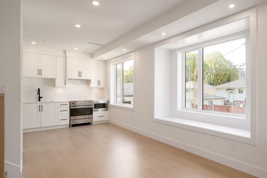 4830 Duchess Street Vancouver, BC - 9