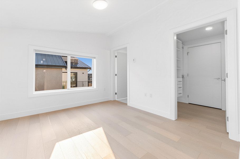 7355 Oak Street Vancouver, BC - 8