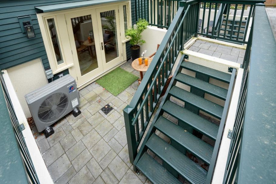 2012 W 15th Avenue Vancouver, BC - 30