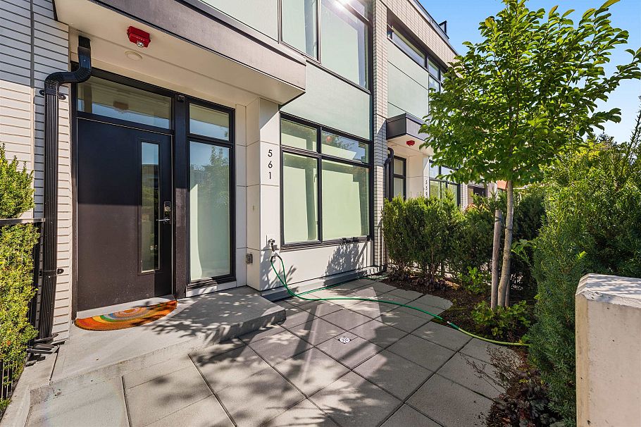 561 W 29th Avenue Vancouver, BC - 31