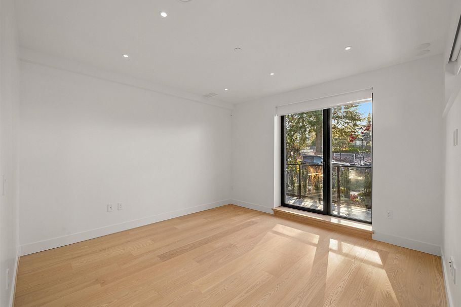 595 W 29th Avenue Vancouver, BC - 6