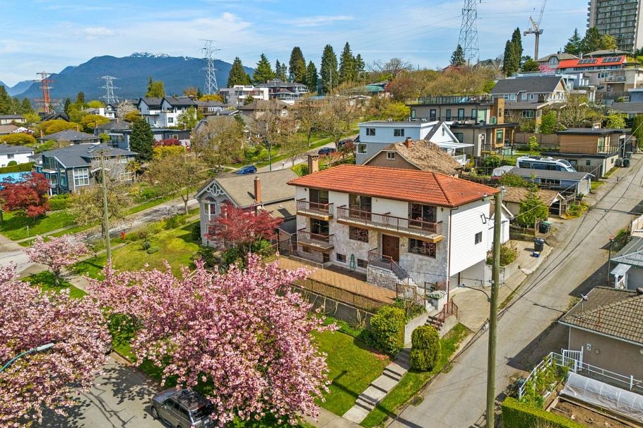 370 N Kootenay Street Vancouver, BC - 33