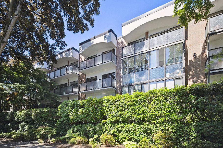 409 1535 Nelson Street Vancouver, BC - 1