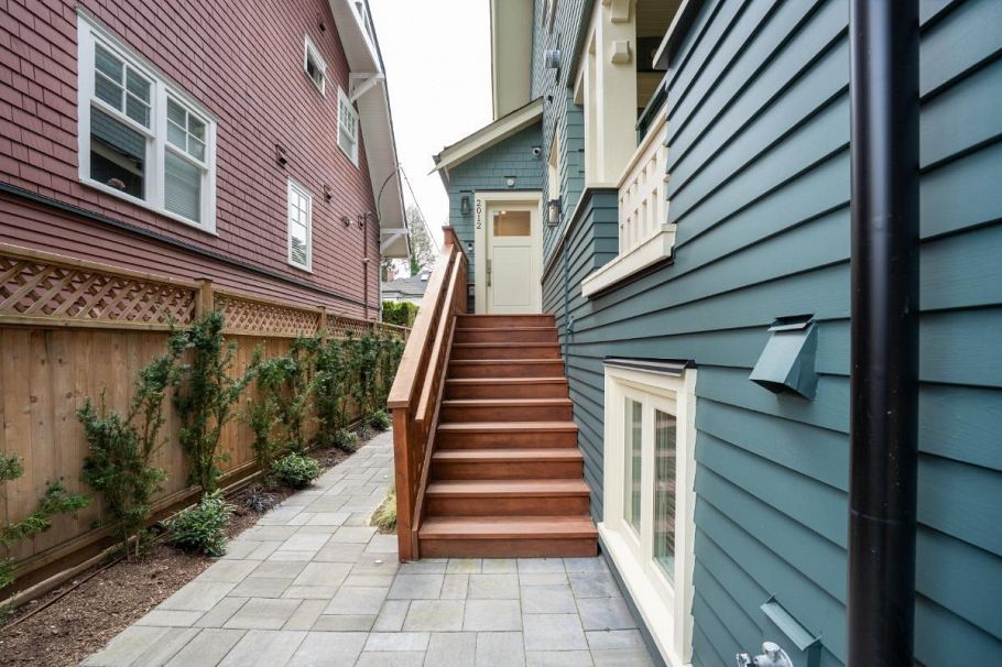 2012 W 15th Avenue Vancouver, BC - 32