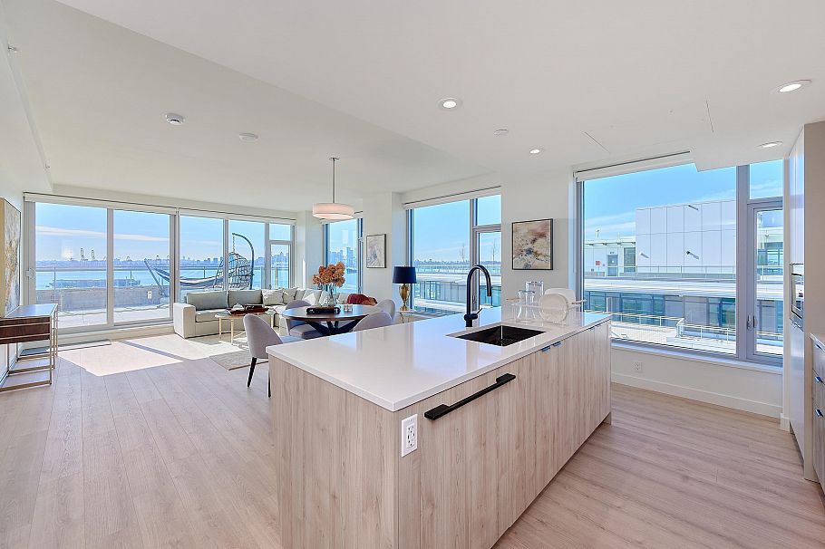 807 755 Harbourside Drive North Vancouver, BC - 12