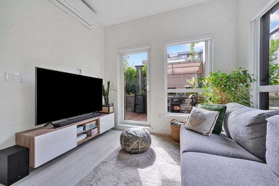 101 3596 Malsum Drive North Vancouver, BC - 11