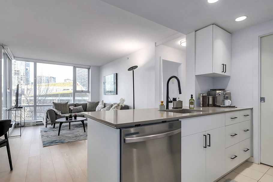 805 550 Pacific Street Vancouver, BC - 2