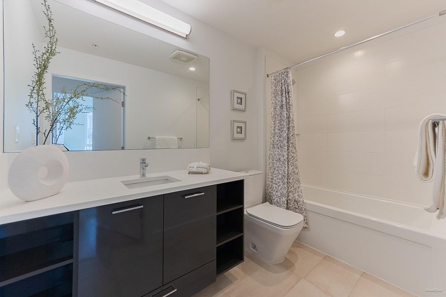 406 3581 Ross Drive Vancouver, BC - 17