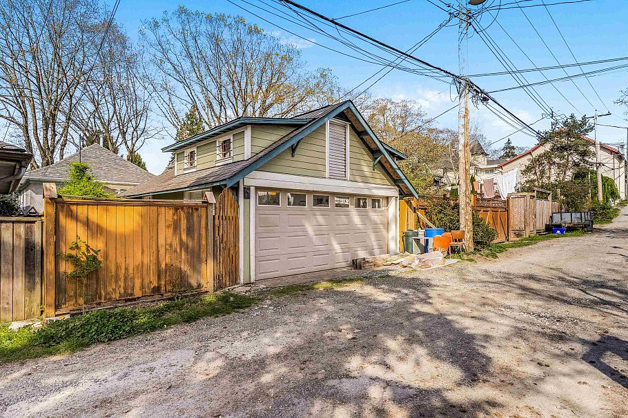 1756 E 7th Avenue Vancouver, BC - 32