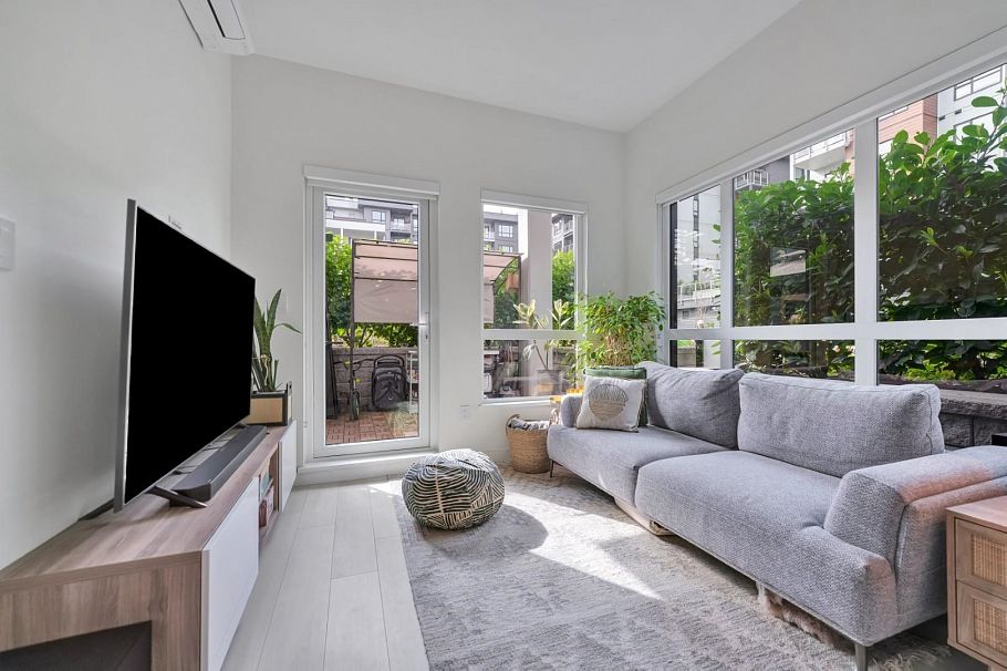 101 3596 Malsum Drive North Vancouver, BC - 10