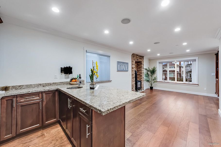 6167 Commercial Street Vancouver, BC - 6