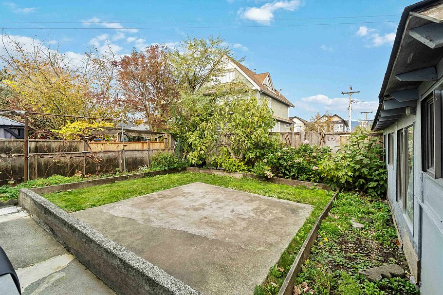 1649 Grant Street Vancouver, BC - 33