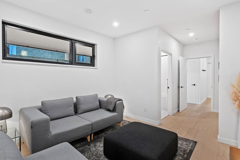 1331 Cotton Drive Vancouver, BC - 32