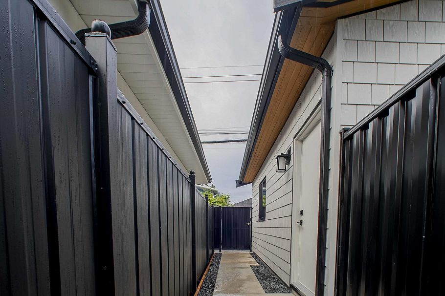 1 2785 W 21 Avenue Vancouver, BC - 22