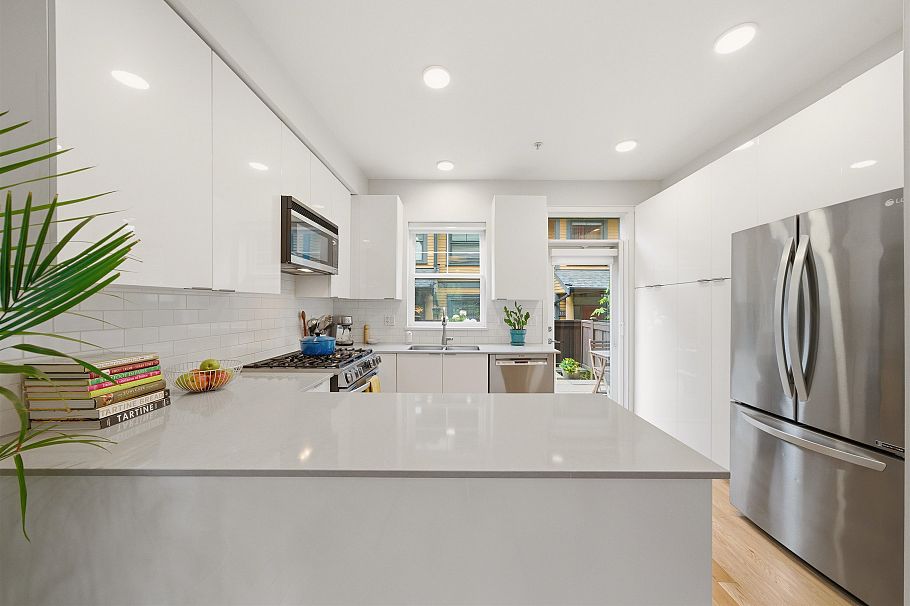 1837 Charles Street Vancouver, BC - 13