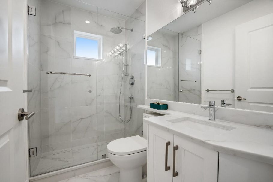 2012 W 15th Avenue Vancouver, BC - 20