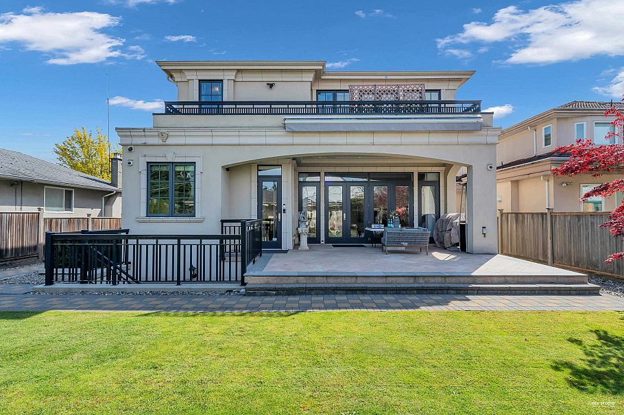 6963 Fremlin Street Vancouver, BC - 1