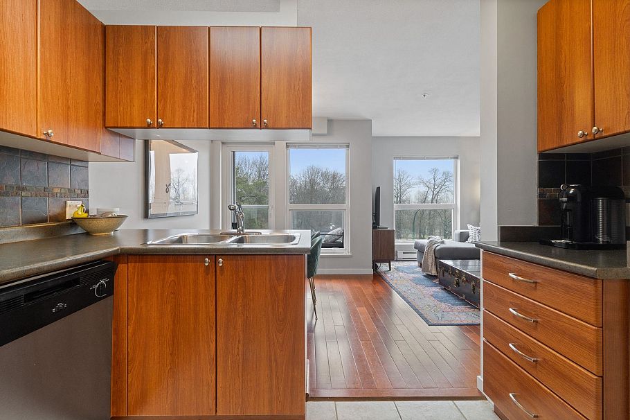 412 2891 E Hastings Street Vancouver, BC - 8