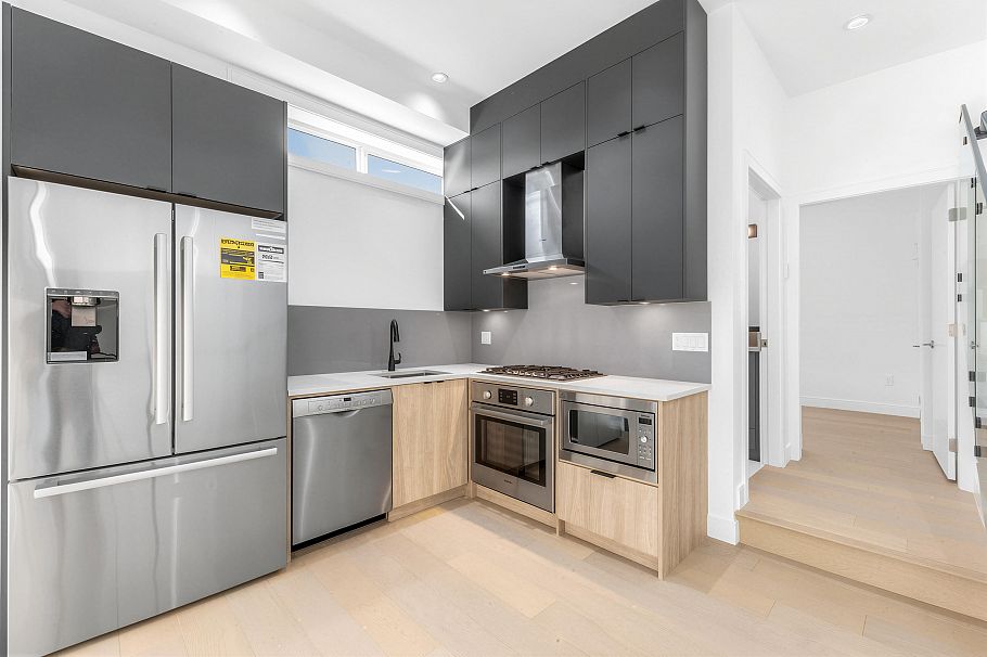 7355 Oak Street Vancouver, BC - 4