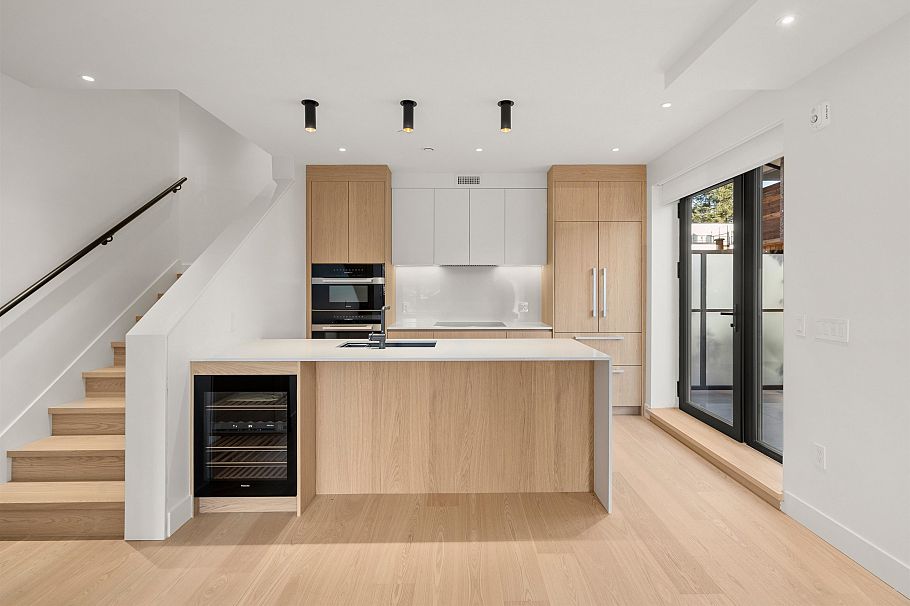 585 W 29th Avenue Vancouver, BC - 13