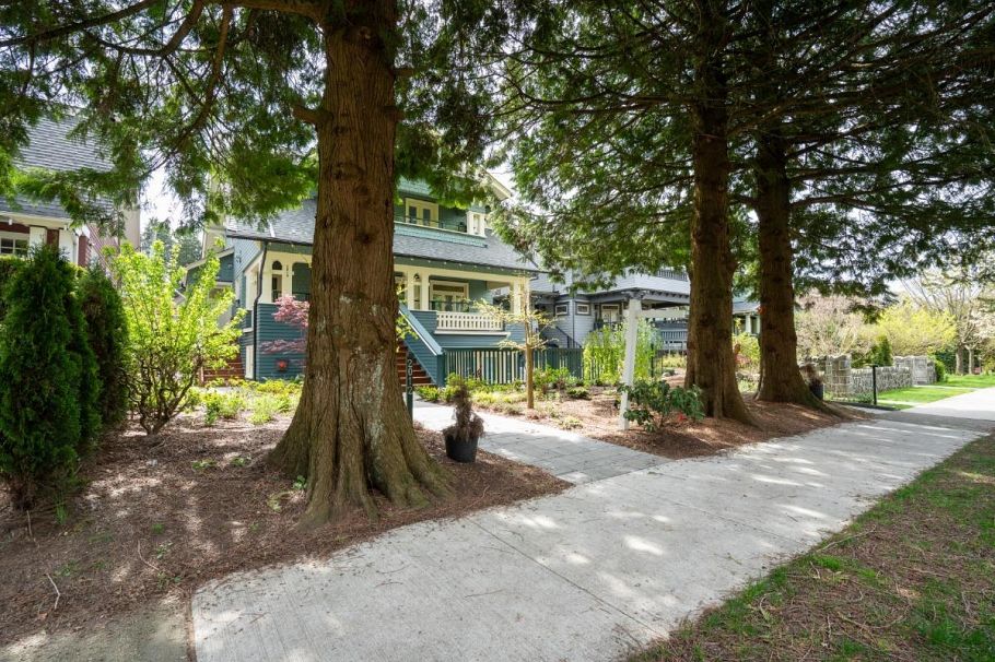 2012 W 15th Avenue Vancouver, BC - 2