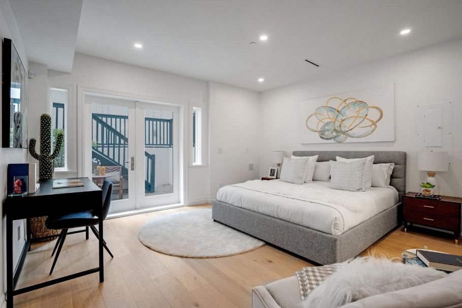 2012 W 15th Avenue Vancouver, BC - 25