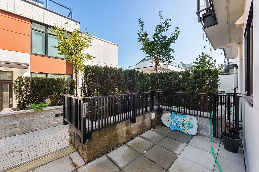 561 W 29th Avenue Vancouver, BC - 28