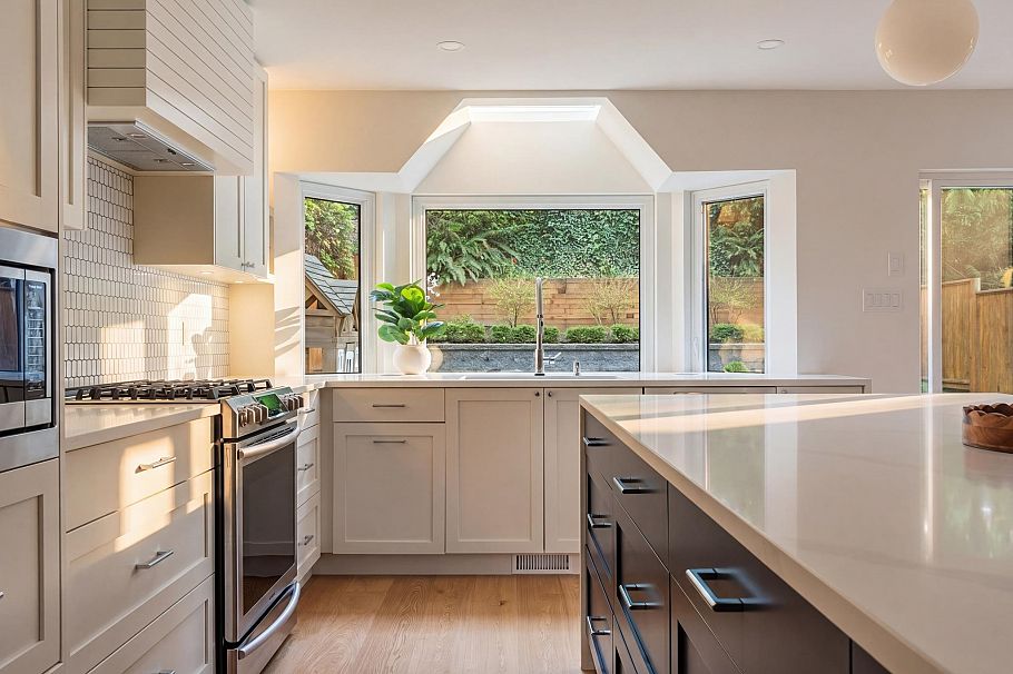 999 Canyon Boulevard North Vancouver, BC - 8