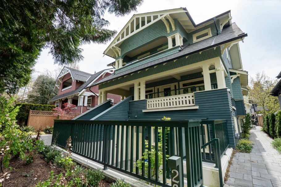 2012 W 15th Avenue Vancouver, BC - 3