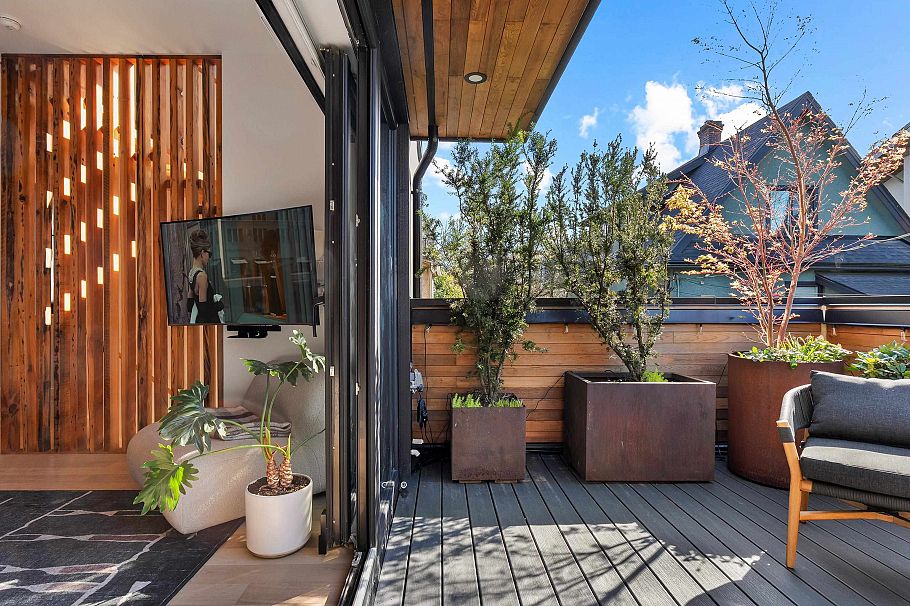 1331 Cotton Drive Vancouver, BC - 16