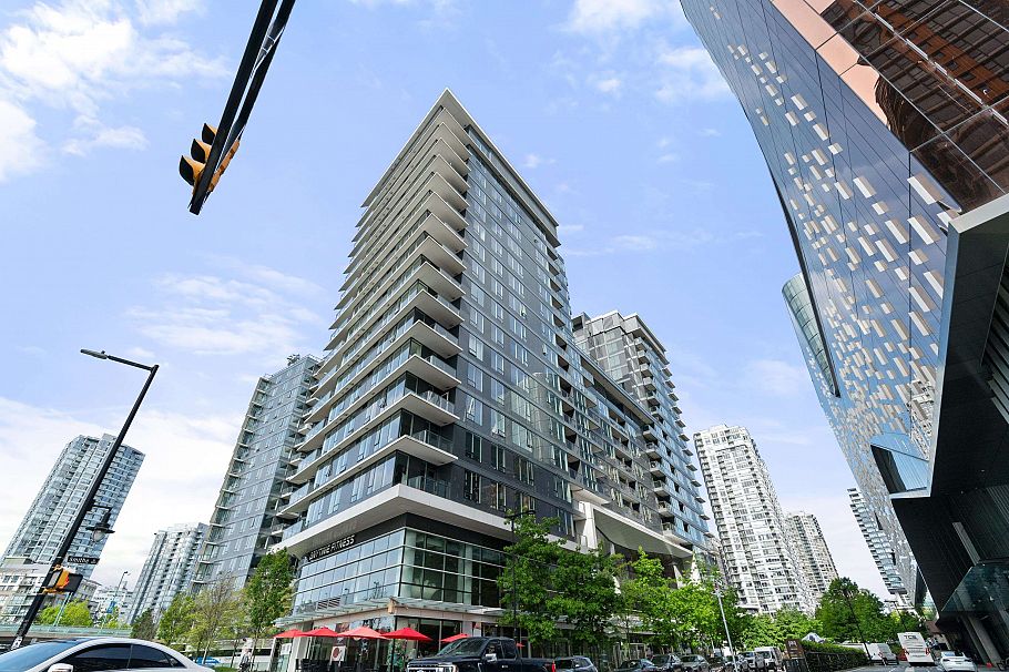 608 68 Smithe Street Vancouver, BC - 2