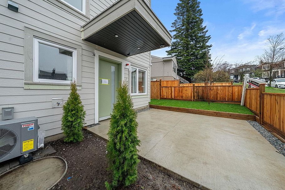 3 3581 Haida Drive Vancouver, BC - 4