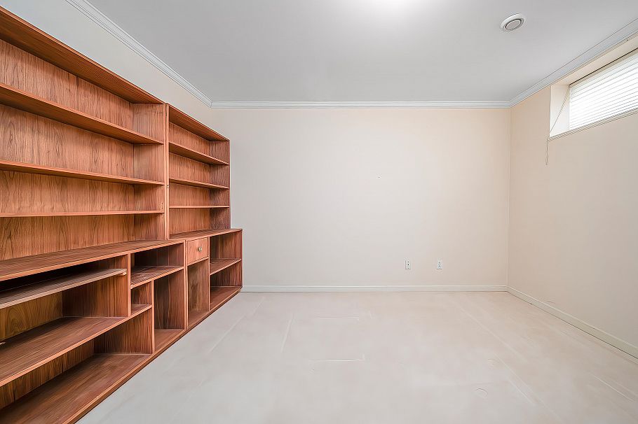 2039 W 62 Avenue Vancouver, BC - 23