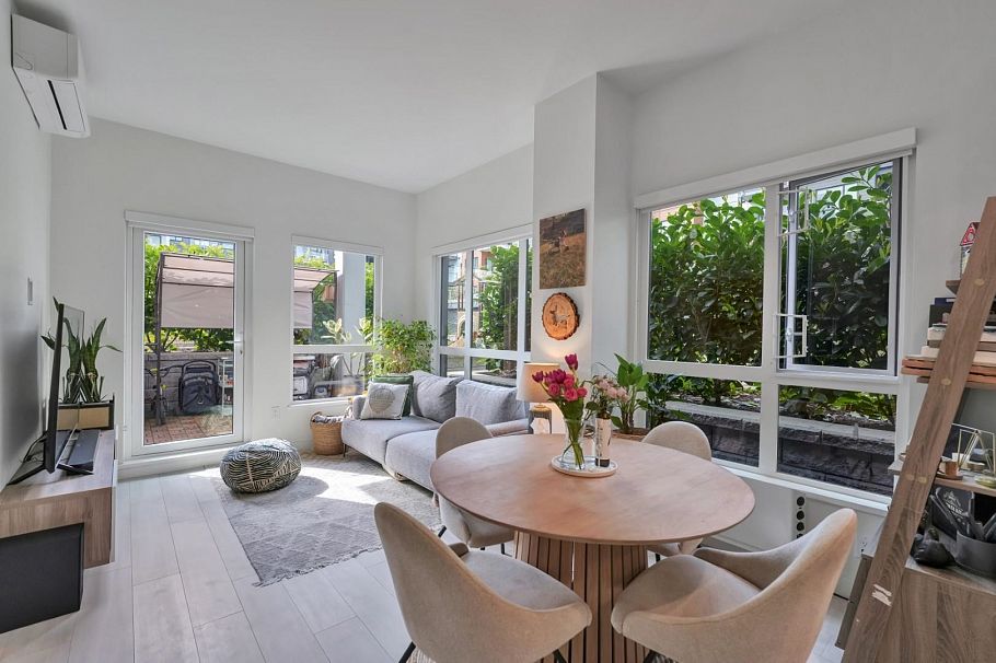 101 3596 Malsum Drive North Vancouver, BC - 2