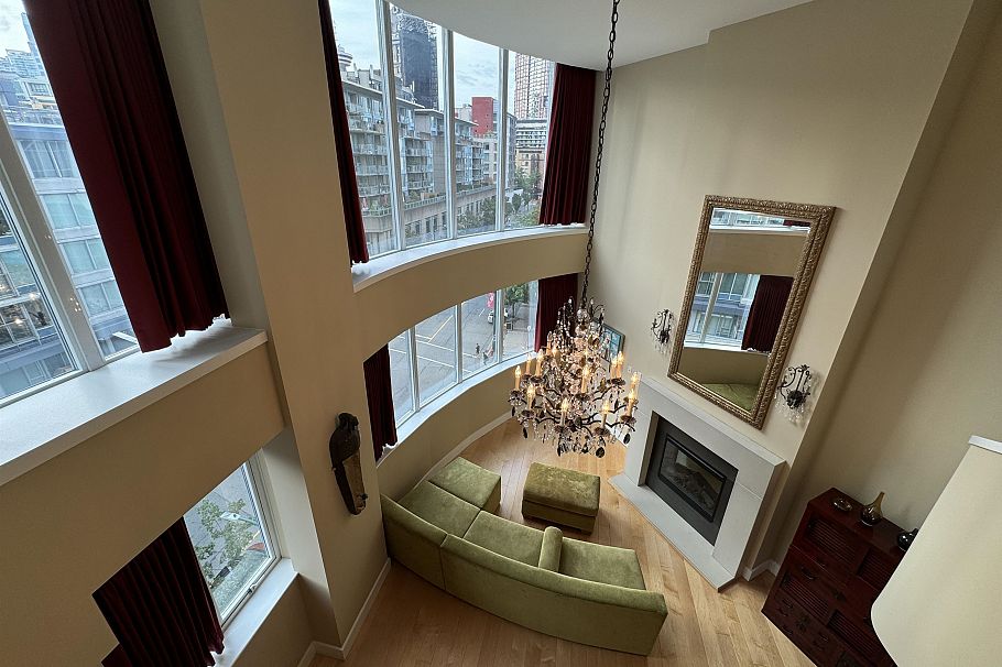 PH7 618 Abbott Street Vancouver, BC - 2