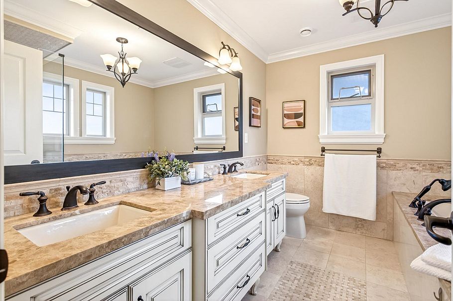 4532 W 15th Avenue Vancouver, BC - 23