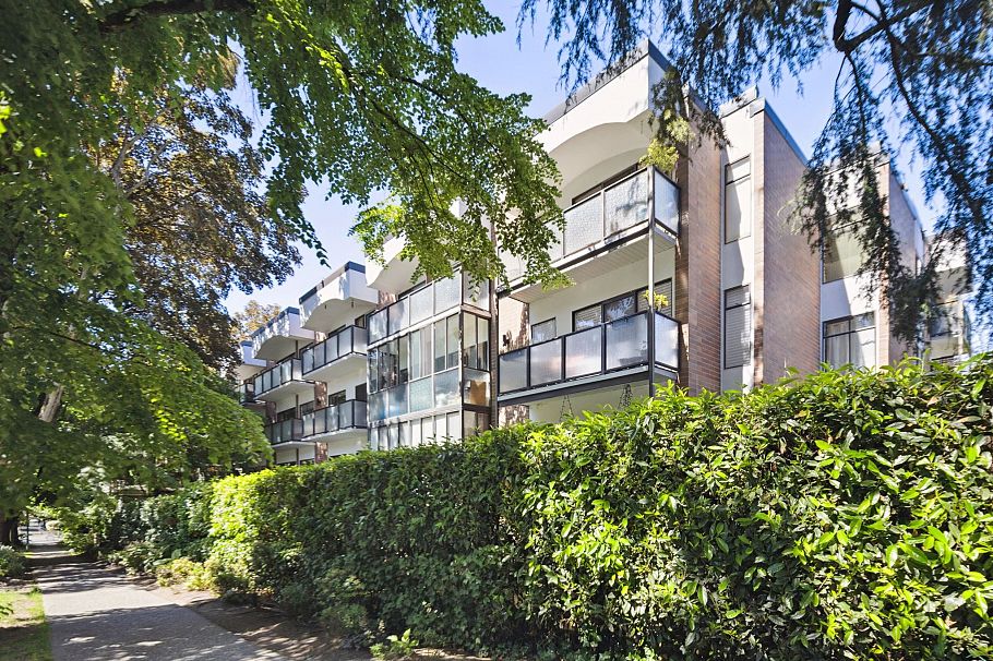 409 1535 Nelson Street Vancouver, BC - 2