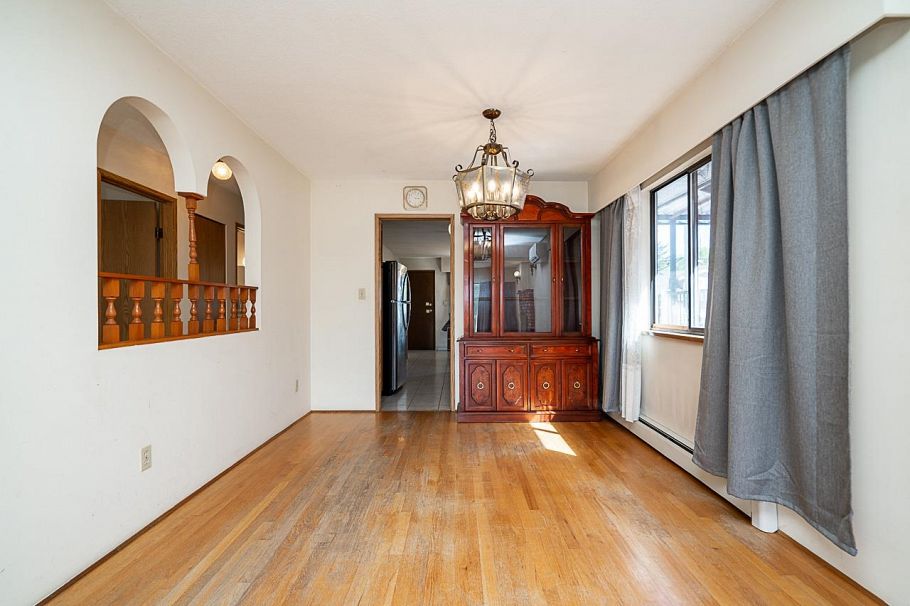 4332 Victoria Drive Vancouver, BC - 4