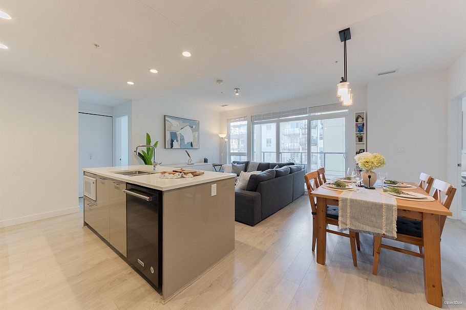 406 3581 Ross Drive Vancouver, BC - 1