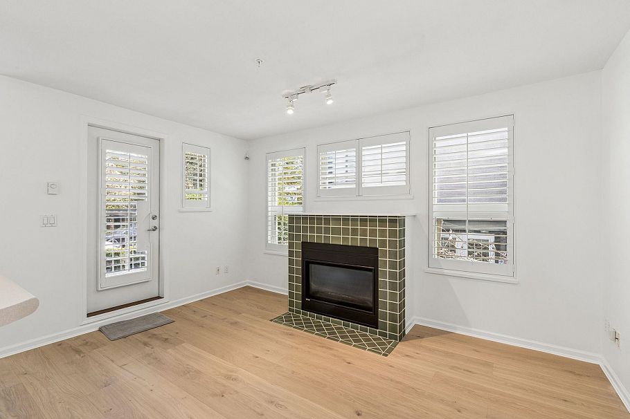 206 2490 W 2nd Avenue Vancouver, BC - 4