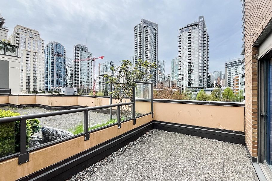 506 488 Helmcken Street Vancouver, BC - 17