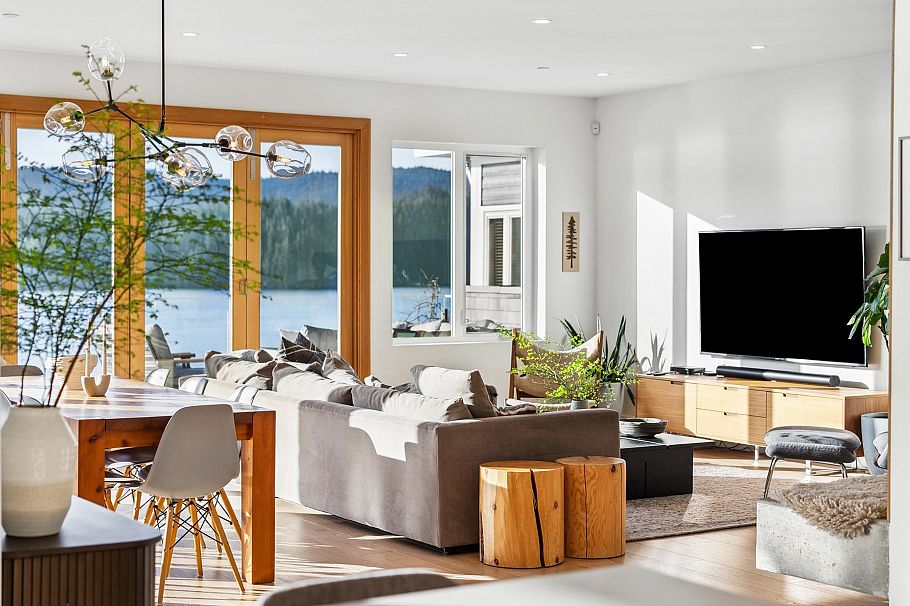 5577 INDIAN RIVER DRIVE, North Vancouver BC V7G 2T7 North Vancouver, BC - 5