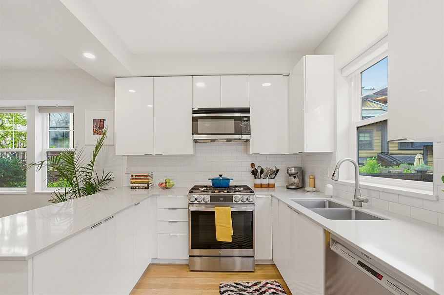 1837 Charles Street Vancouver, BC - 14