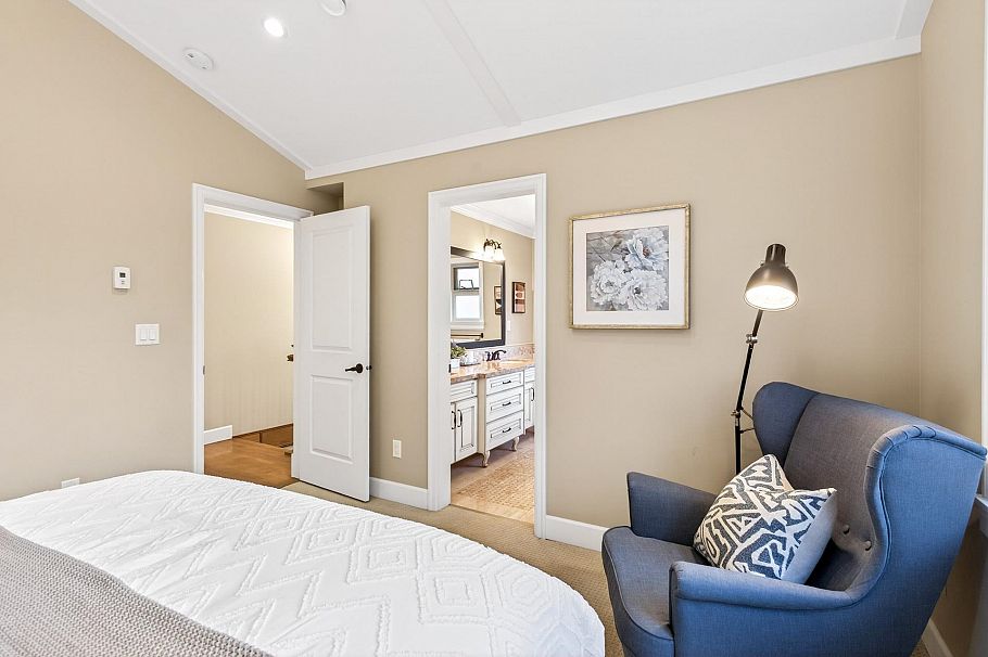 4532 W 15th Avenue Vancouver, BC - 22