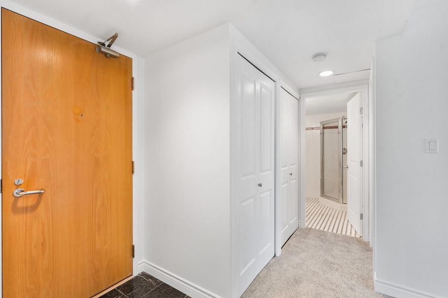 910 1500 Howe Street Vancouver, BC - 4