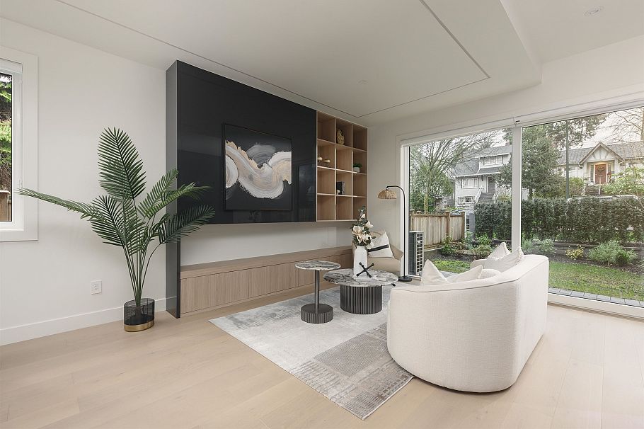 1 3232 W 38th Avenue Vancouver, BC - 2