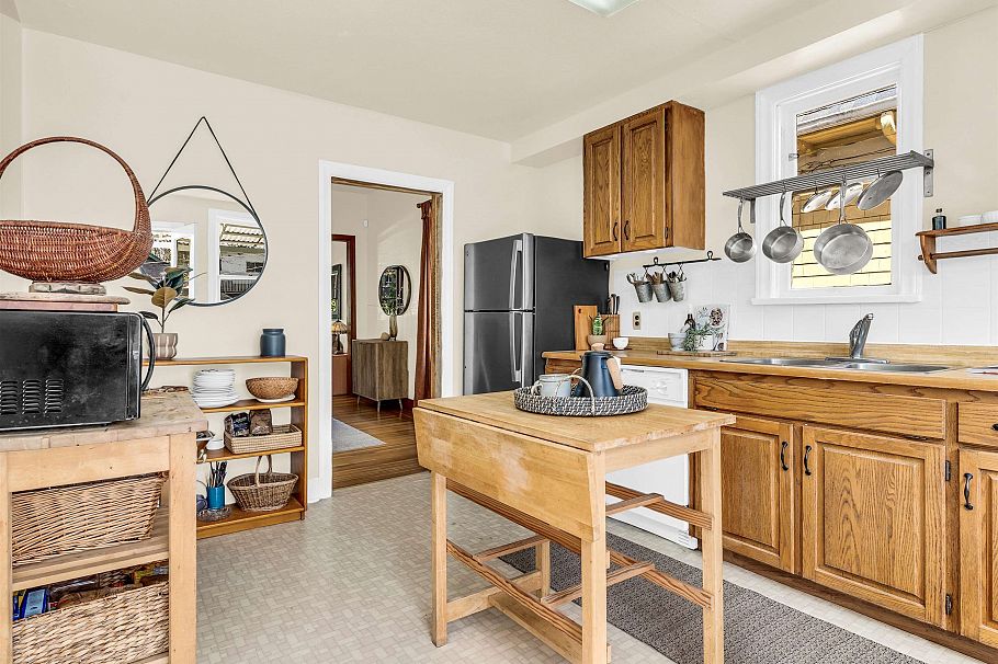 1756 E 7th Avenue Vancouver, BC - 10