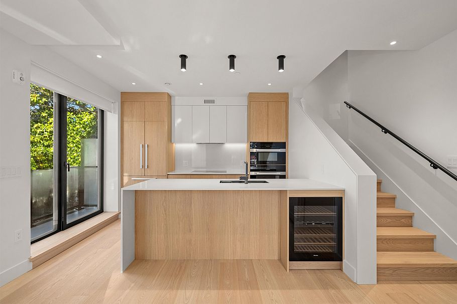 595 W 29th Avenue Vancouver, BC - 12